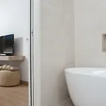 Вилла Luxury Poolside