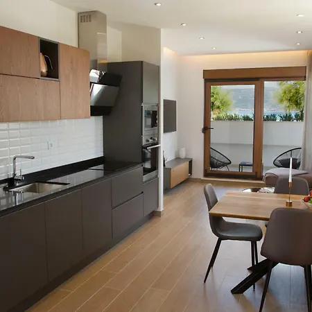 Luxury Poolside Villa Slatine