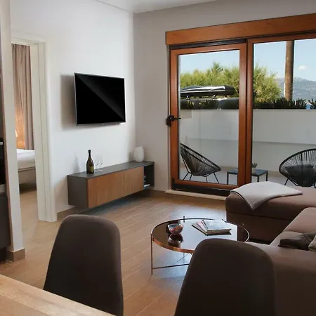 Luxury Poolside Vila Slatine