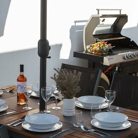 Vila Luxury Poolside *