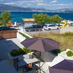 Luxury Poolside Slatine